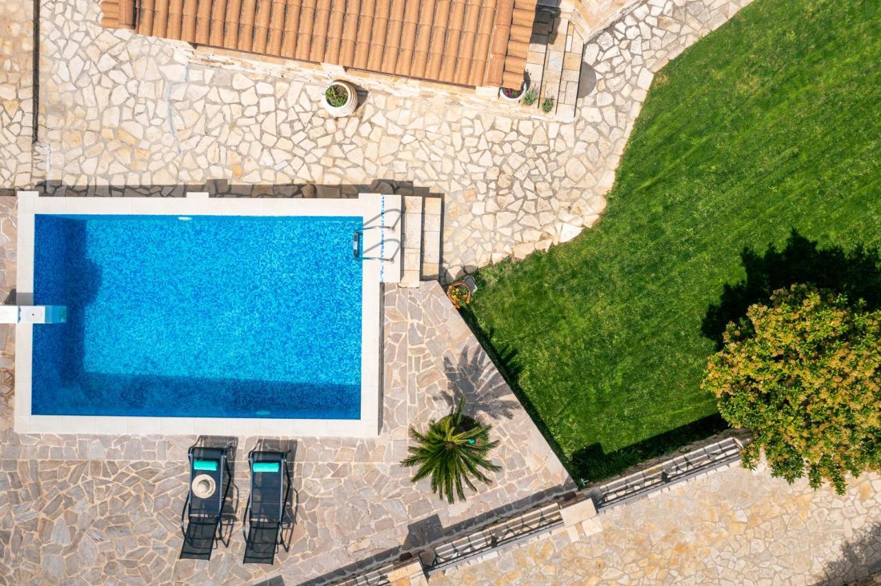 Villa La Isla With Private Pool Mouzákion Dış mekan fotoğraf